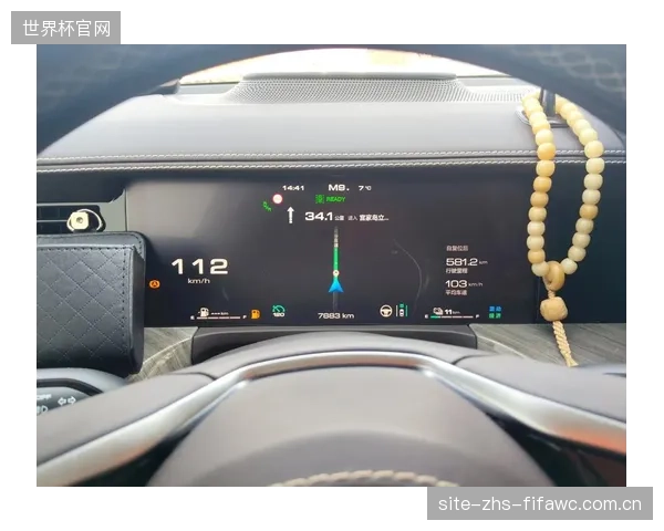 面对日益复杂的数据仪表盘，我们是否应该深究：一线教练员真正需要的，究竟是更多的数据，还是更少的、但却直指问题核心的结论？